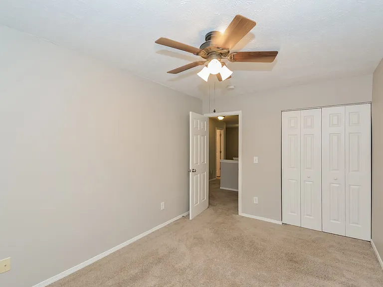 2653 Sutherland Dr — Photo 15