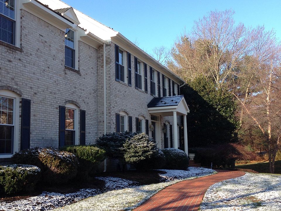 2nd image of 10323 Greenwood Pl