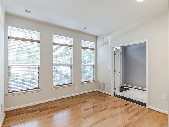 4th image of 9463 Canonbury Sq