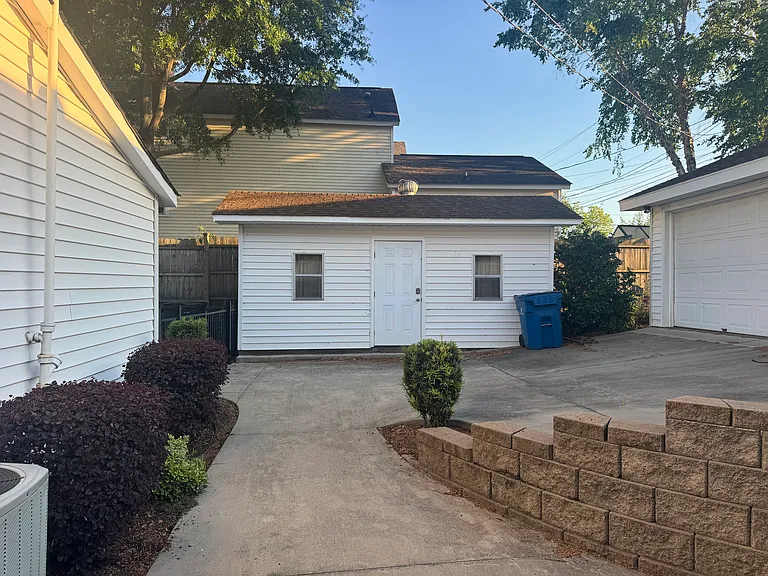 309 Court Ave — Photo 6
