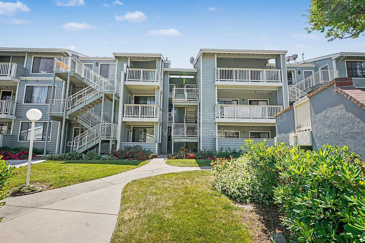Building Photo - 3454 Bridgewood Ter #313