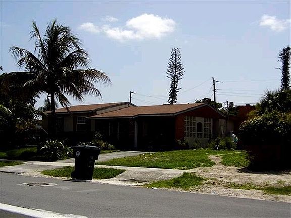 2nd image of 1631 SW 68th Ave