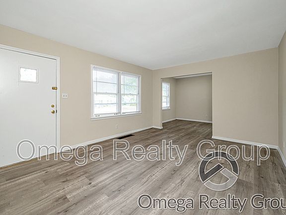 2nd image of 828 Hillview Dr