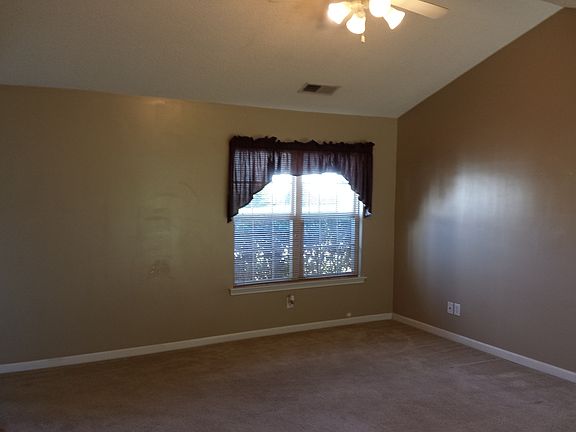 4th image of 108 Everett Park Dr