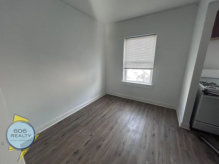 7340-50 N. Damen Ave — Photo 27