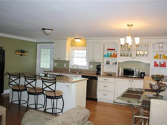 5th image of 39 Coves End Dr