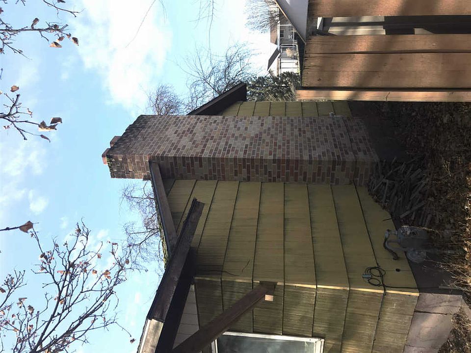 2nd image of 2523 N Bradley Rd