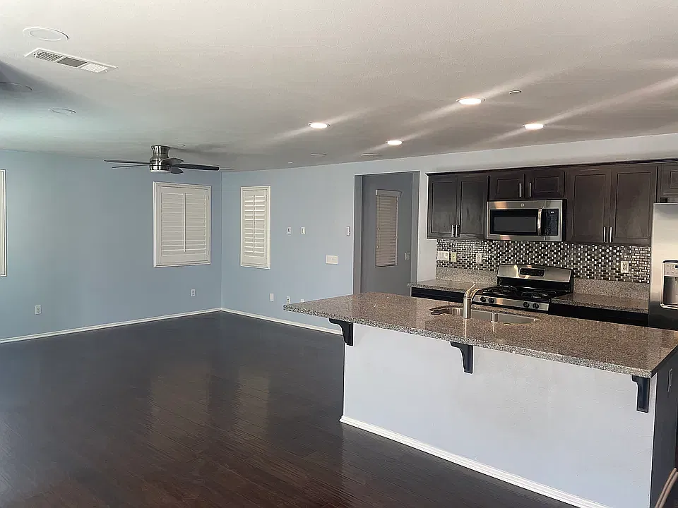 3 bed, 2.5 bath, 1762 sqft, $3,150 — Photo 2