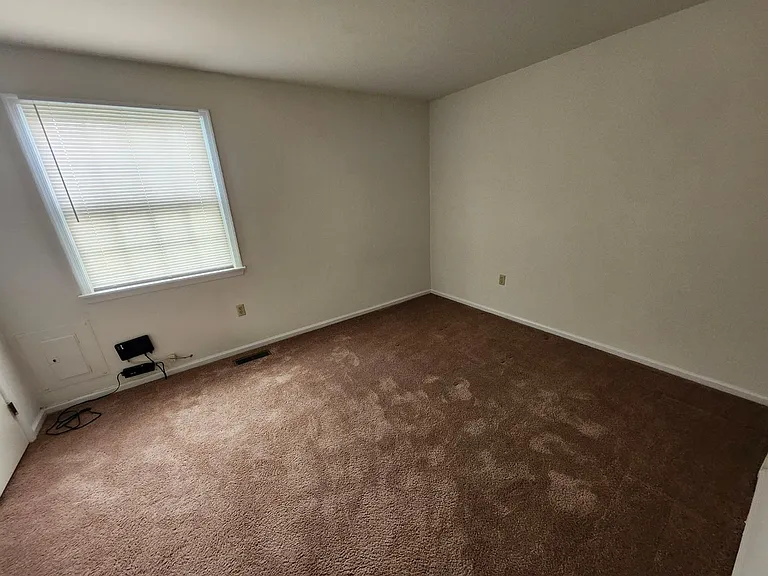330 W. Eighth Street 9-600 — Photo 8