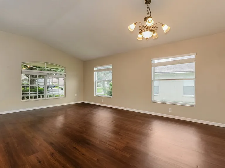 812 Lesa Glen Pl — Photo 4