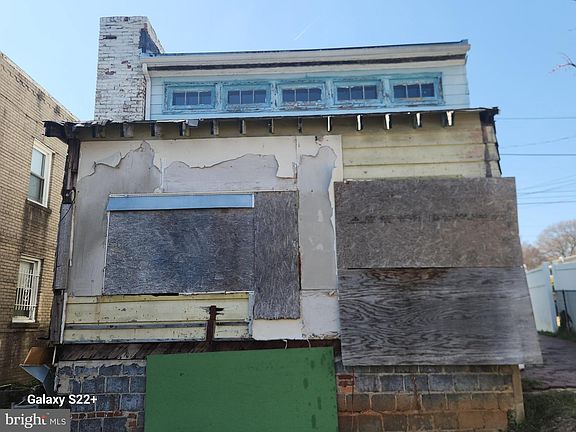 3rd image of 519 47th St NE