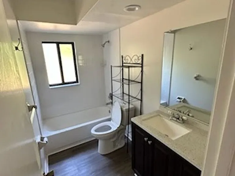 1154 Ashland Ct — Photo 9