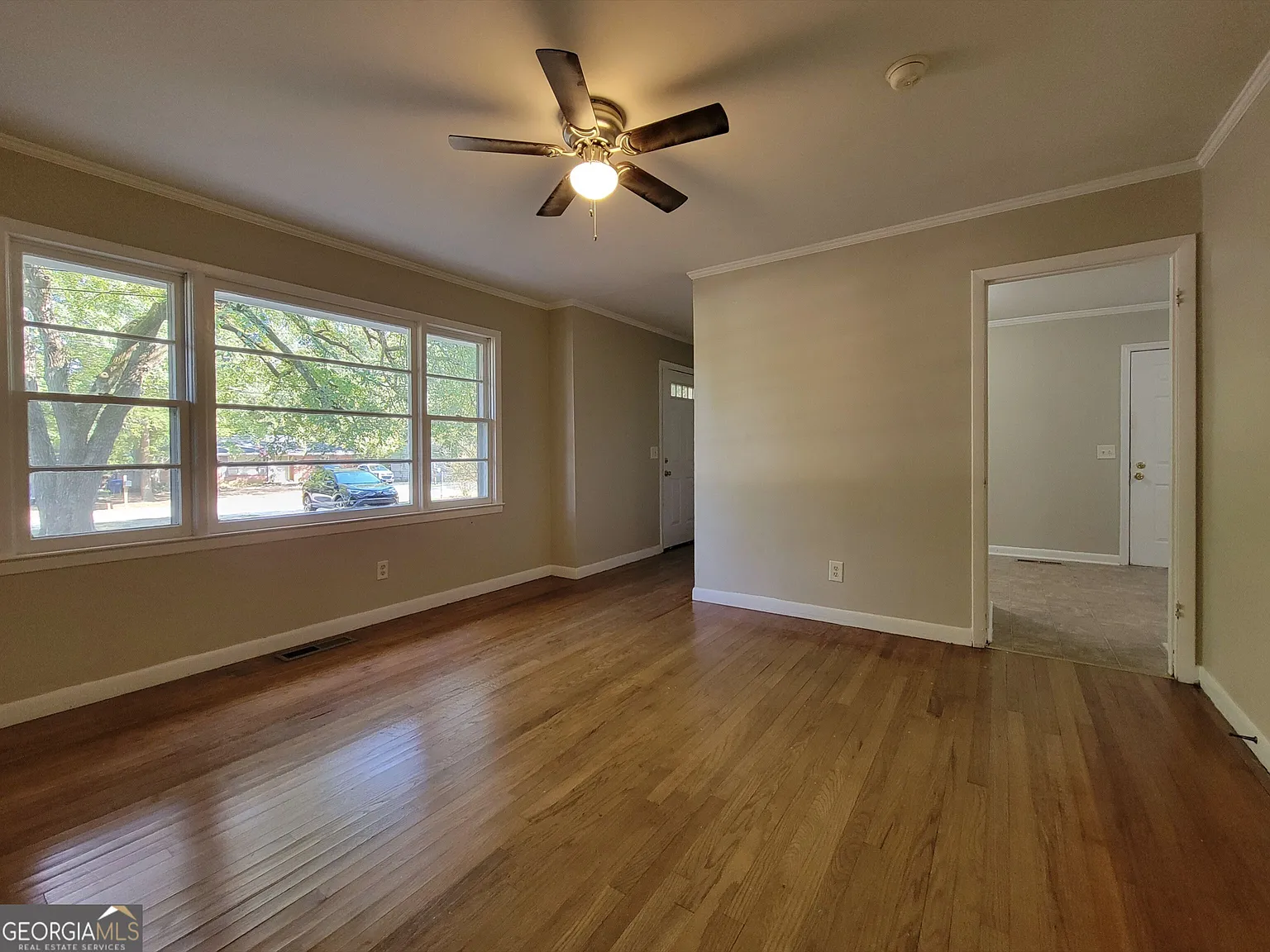 2 bed, 1.0 bath, 1002 sqft, $1,425 — Photo 3