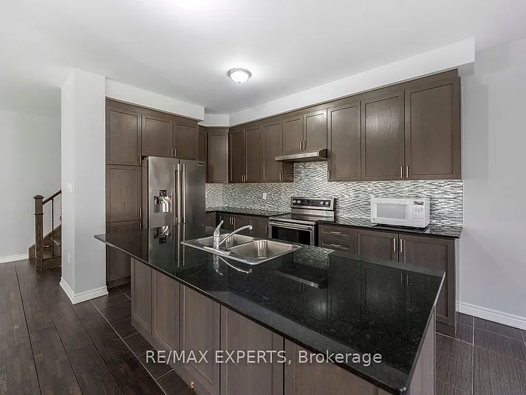 300 Remembrance Rd — Photo 14