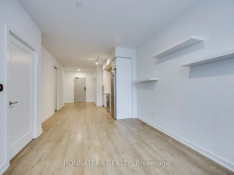 5105 Hurontario St #408 — Photo 21