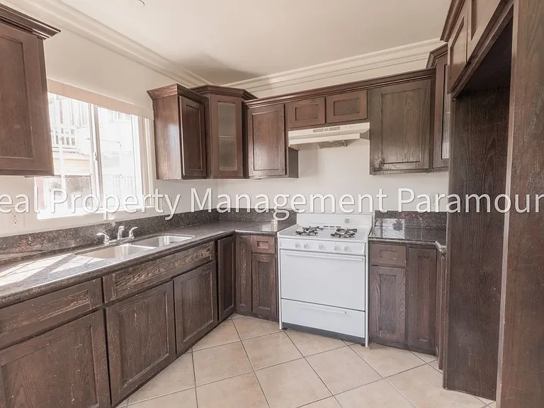 3831 S Wall St — Photo 6