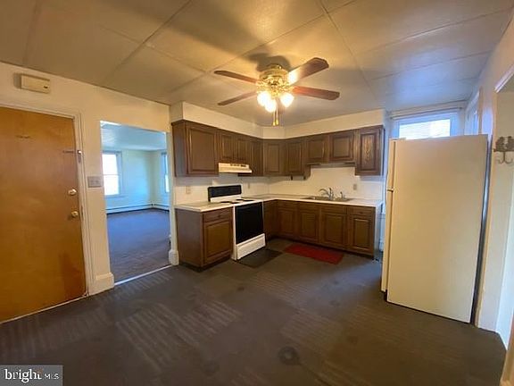 4th image of 131 S 5th St APT C