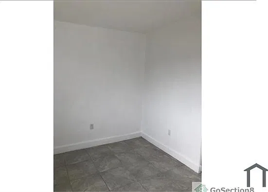 10030 W Indigo St — Photo 2