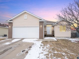 7016 W 53rd St, Sioux Falls, SD 57106