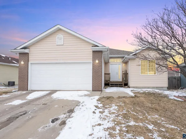 7016 W 53rd St, Sioux Falls, SD 57106