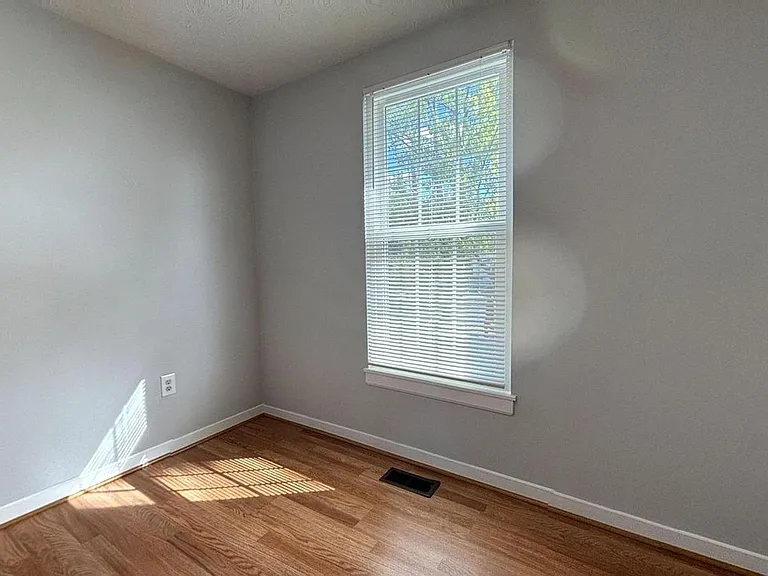 8106 Rhode Island Ave — Photo 25