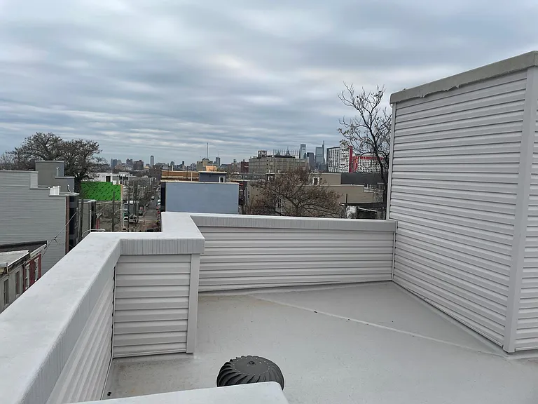 2156 N Darien St #3 — Photo 9