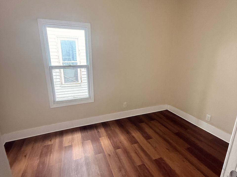 1st image of 565 Busti Ave #1