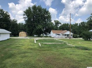 214 E 3rd St, Versailles, IL 62378