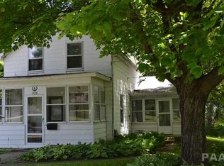 910 Warren St, Henry, IL 61537