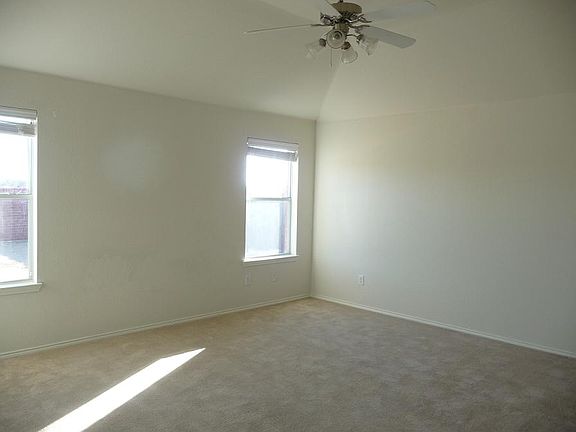 5th image of 12312 Ocean Spray Dr