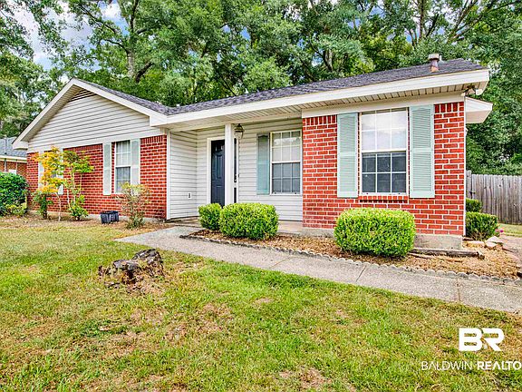 2nd image of 2925 Ironwood Dr