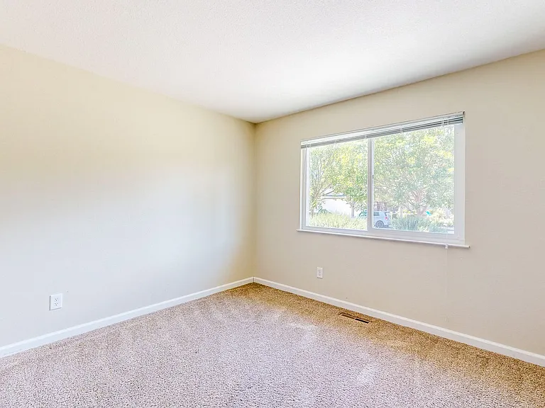 2146 Rivera Dr — Photo 31