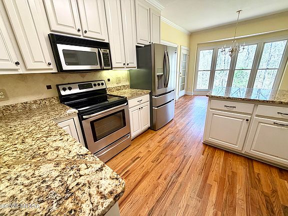 4th image of 540 Brookside Dr