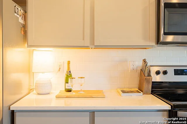 14603 Emerio Dr — Photo 3