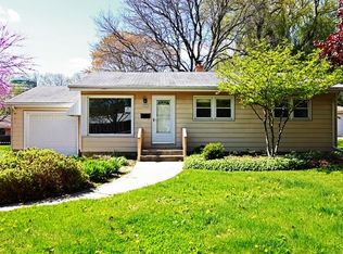 7223 Edgehill Rd, Greendale, WI 53129