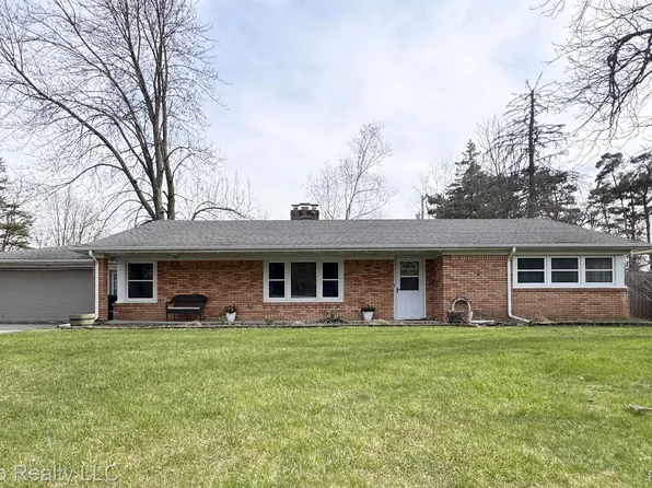 3565 Garden Dr, Lapeer, MI 48446
