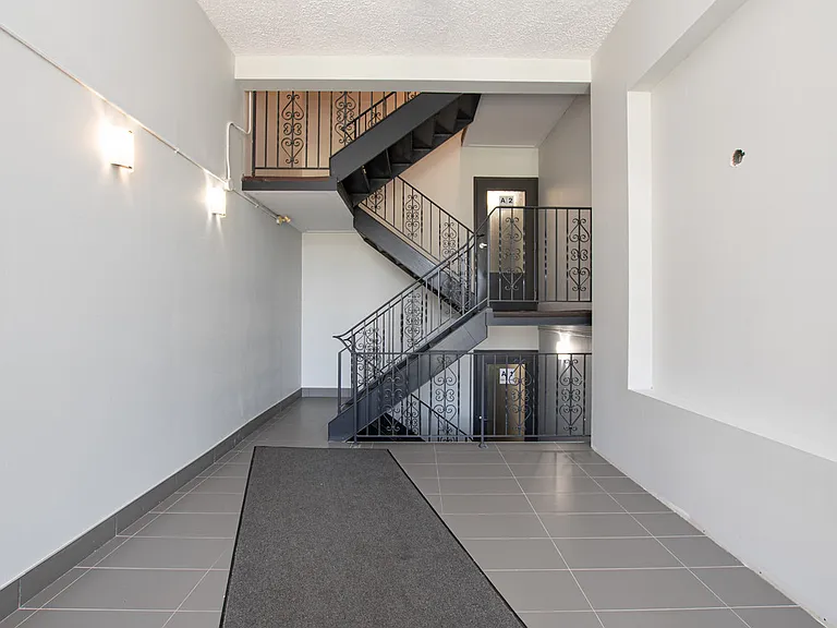 500 Glenelm Cres — Photo 9