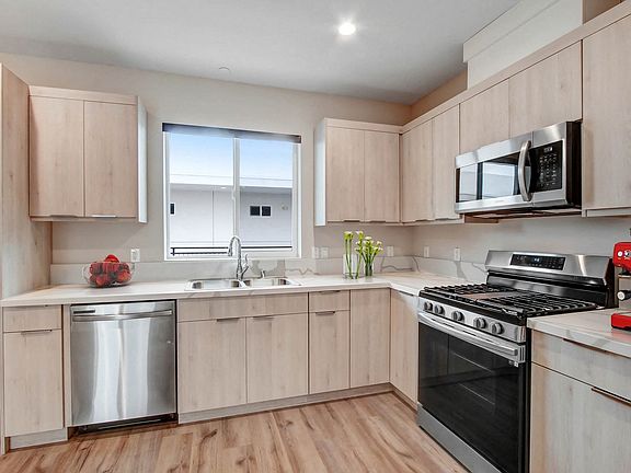 2nd image of 5501 Laurel Canyon Blvd #306