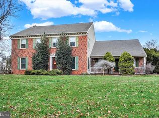 2035 Parkton Ln, York, PA 17408