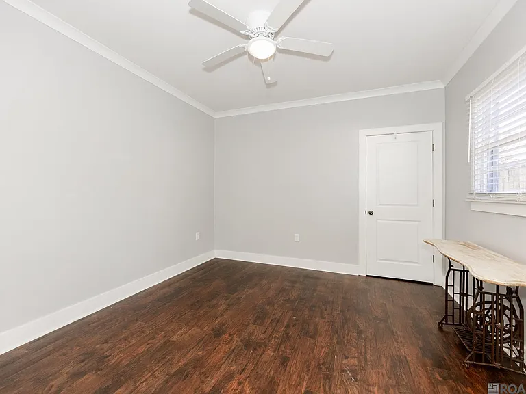 423 Avenue E — Photo 21