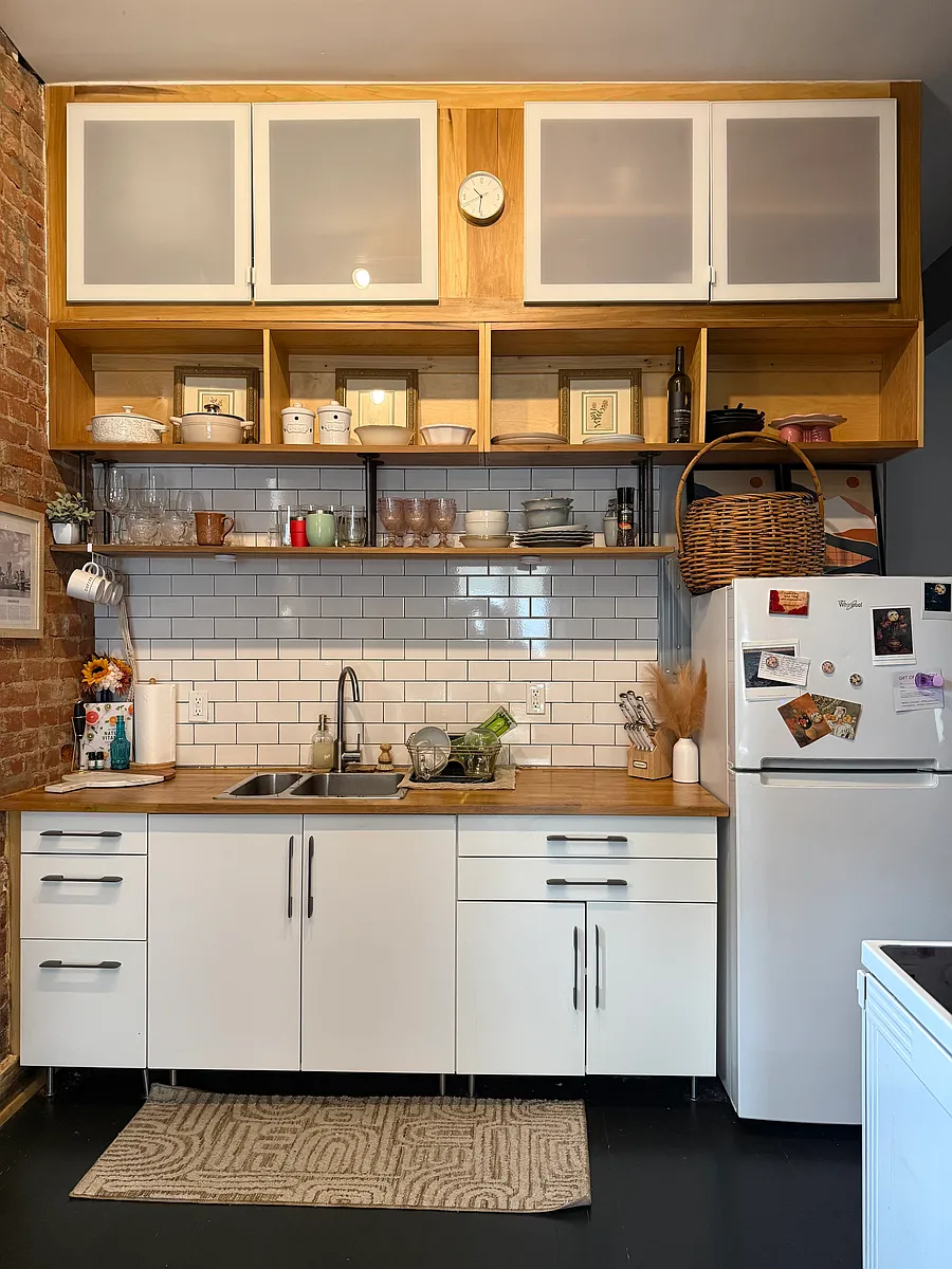 Building Photo - 26 E McMicken Ave #1