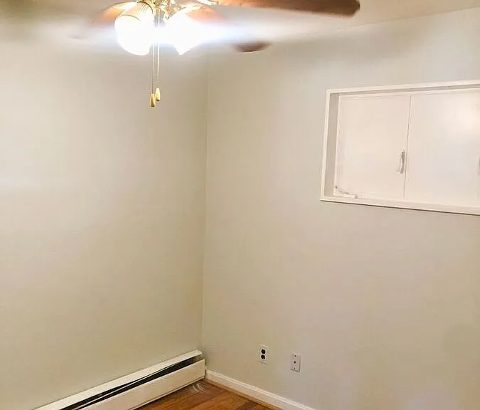 12901 Hathaway Dr — Photo 13