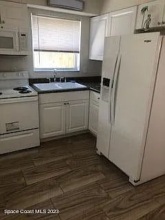 2 bed, 1.0 bath, 736 sqft, $1,300 — Photo 3