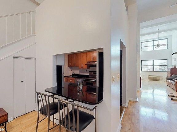 3rd image of 111 Mulberry St