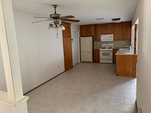 3rd image of 10046 Woodglen Vista Dr