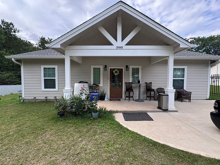 10440 Lake Dr — Photo 1