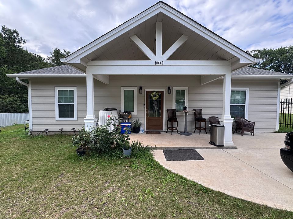 1st image of 10440 Lake Dr