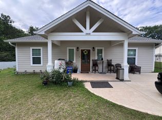10440 Lake Dr, Willis, TX 77318