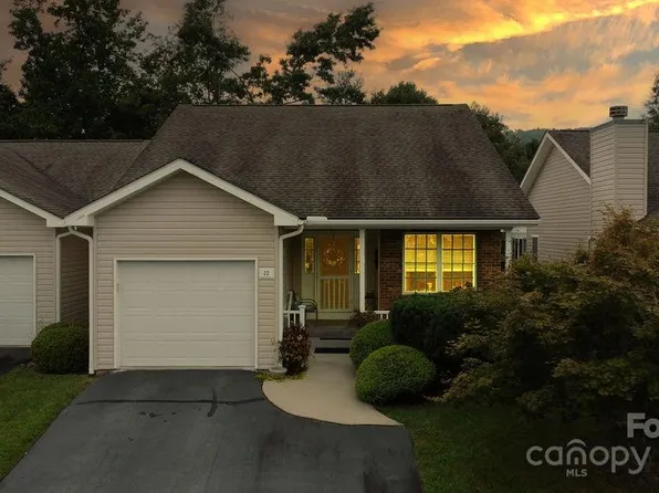 22 S Woodridge View Ct, Hendersonville, NC 28791
