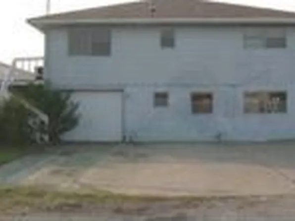 302 Ling St, Bayou Vista, TX 77563
